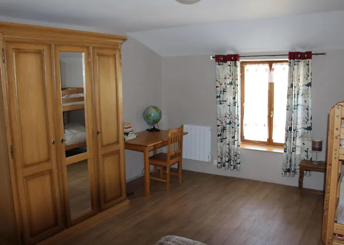 Champetre Avec Peche, Animaux Admis - Fr-1-585-6 *